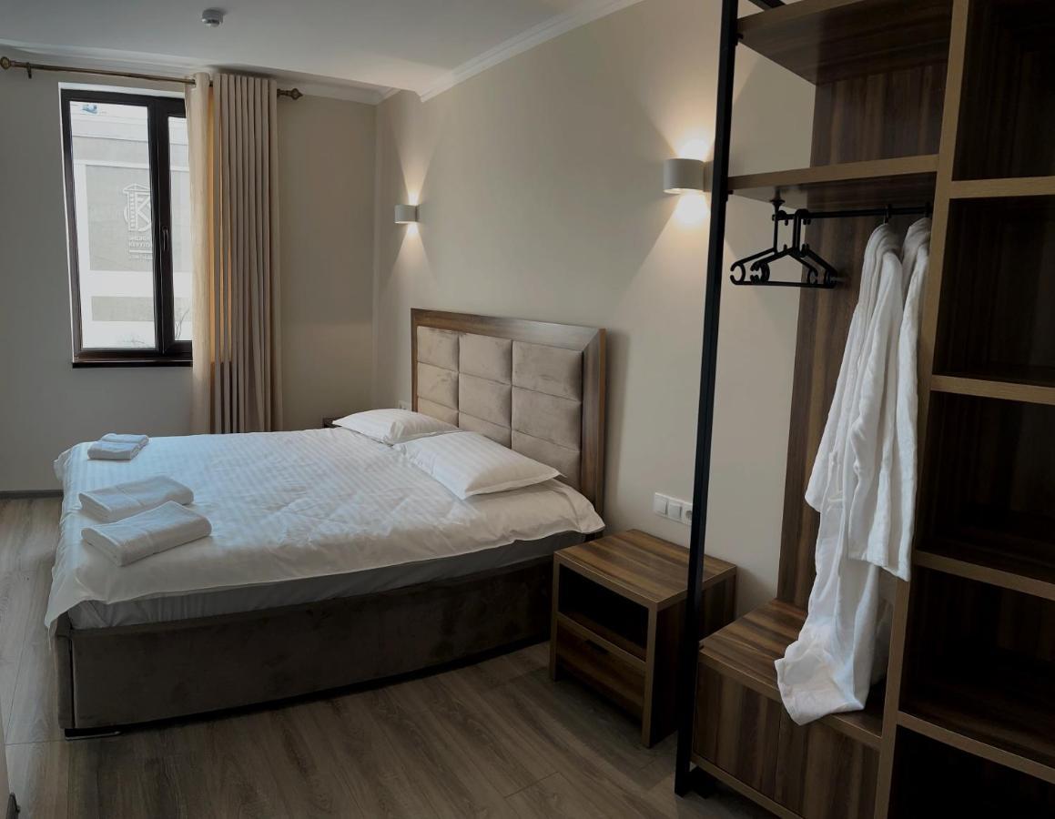 Hotel Nova Bishkek Ngoại thất bức ảnh