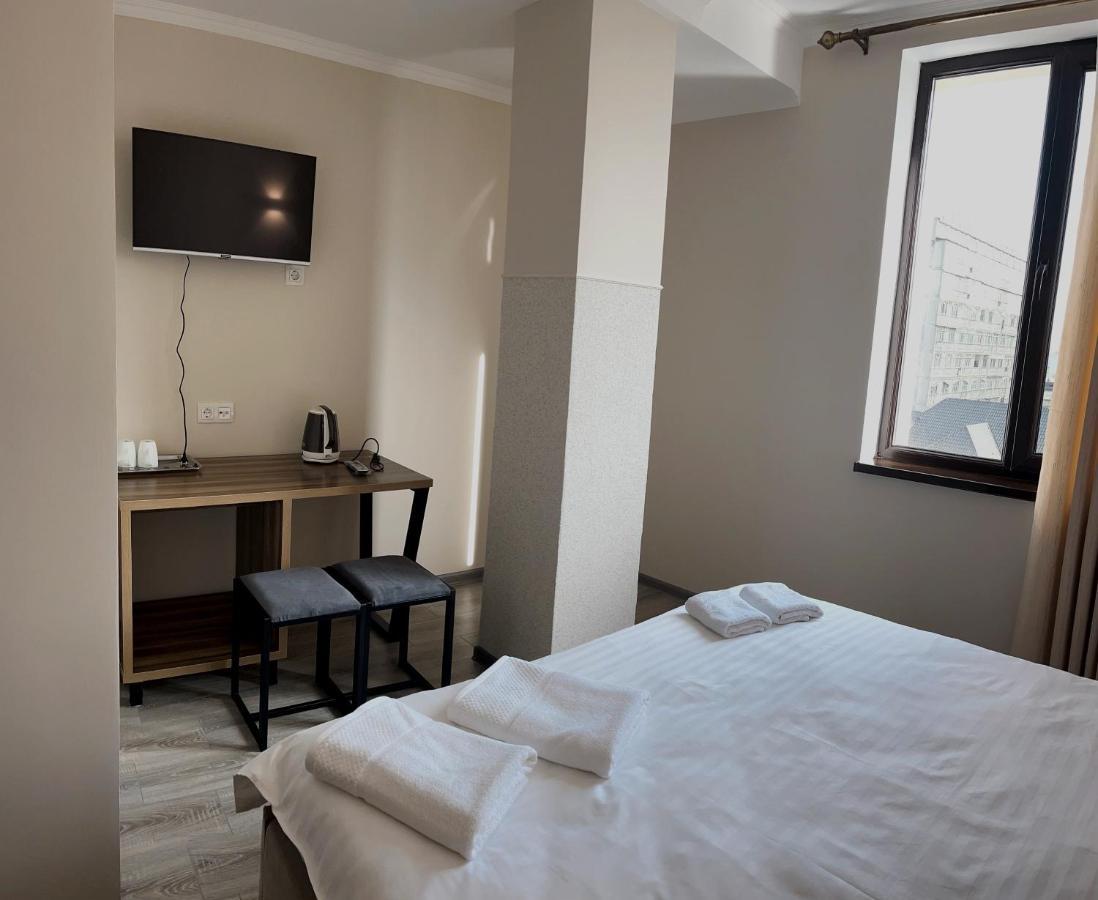 Hotel Nova Bishkek Ngoại thất bức ảnh