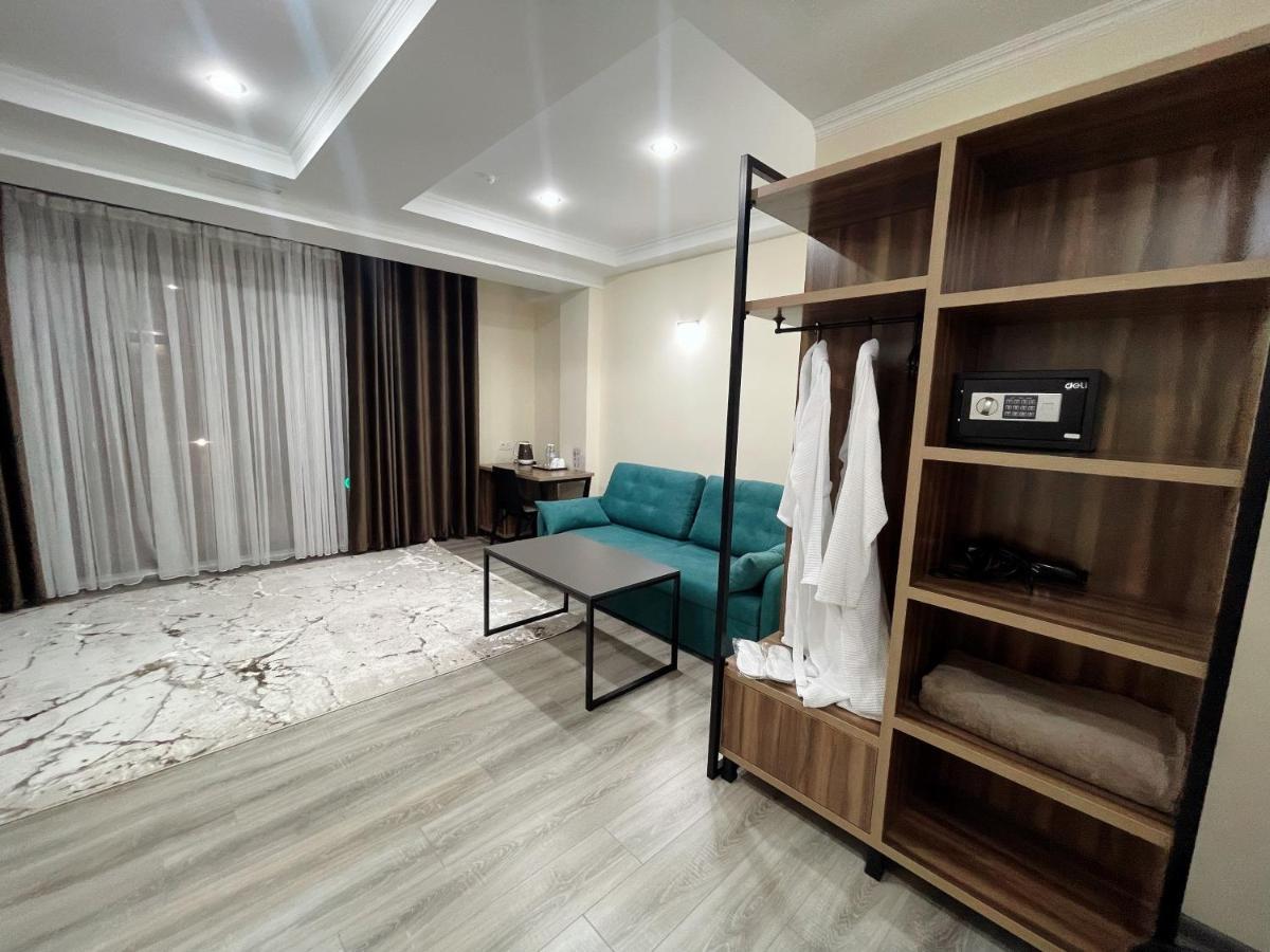 Hotel Nova Bishkek Ngoại thất bức ảnh