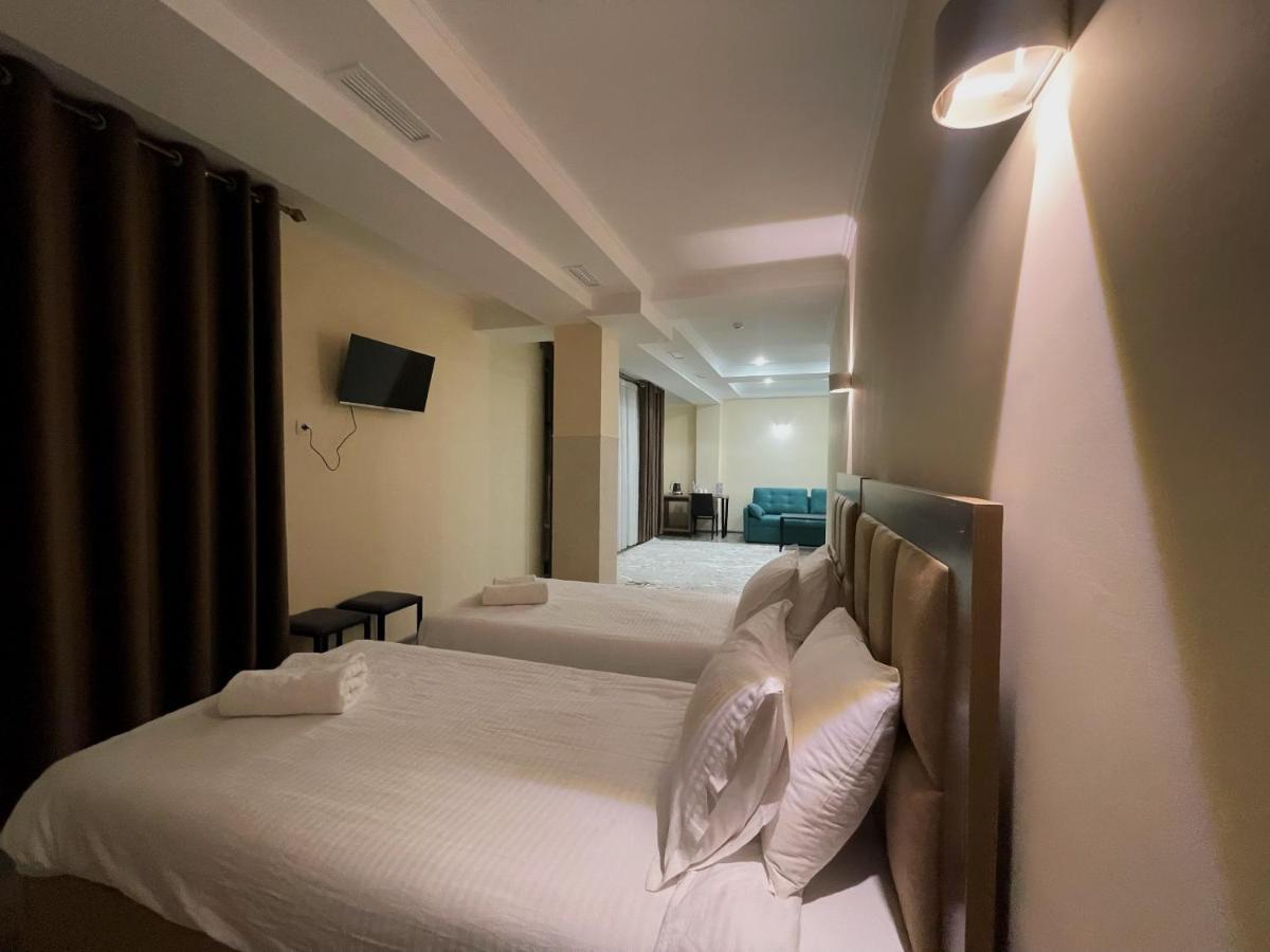 Hotel Nova Bishkek Ngoại thất bức ảnh