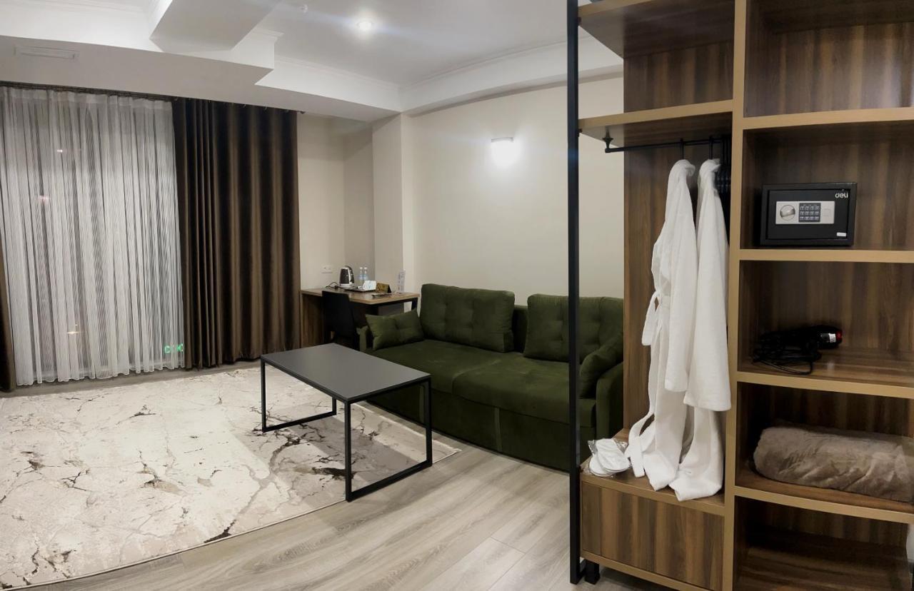Hotel Nova Bishkek Ngoại thất bức ảnh